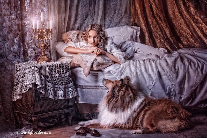 девочка , собака, постель,колли, свеча вечерphoto preview