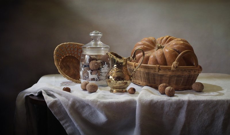 натюрморт, осень, тыква, фонарь, камелек, кувшин, орехи Ноябрь...photo preview