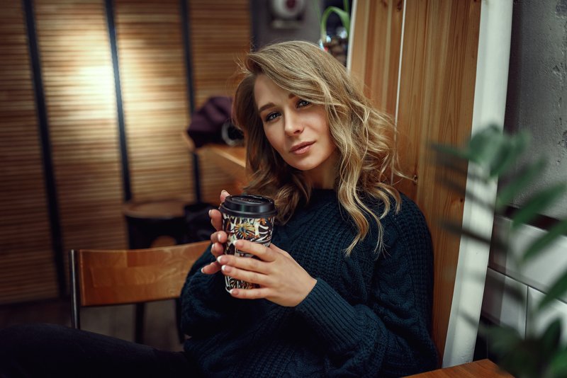 Портрет Девушка Кафе Кофе Взгляд Вечер Лайф Veronikaphoto preview