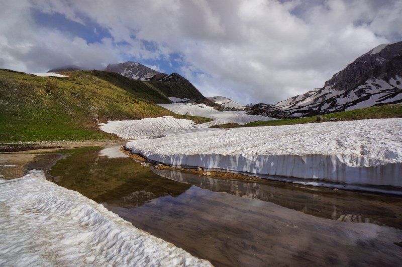 озеро псенодах, лагонаки, весна Расширяя берегаphoto preview