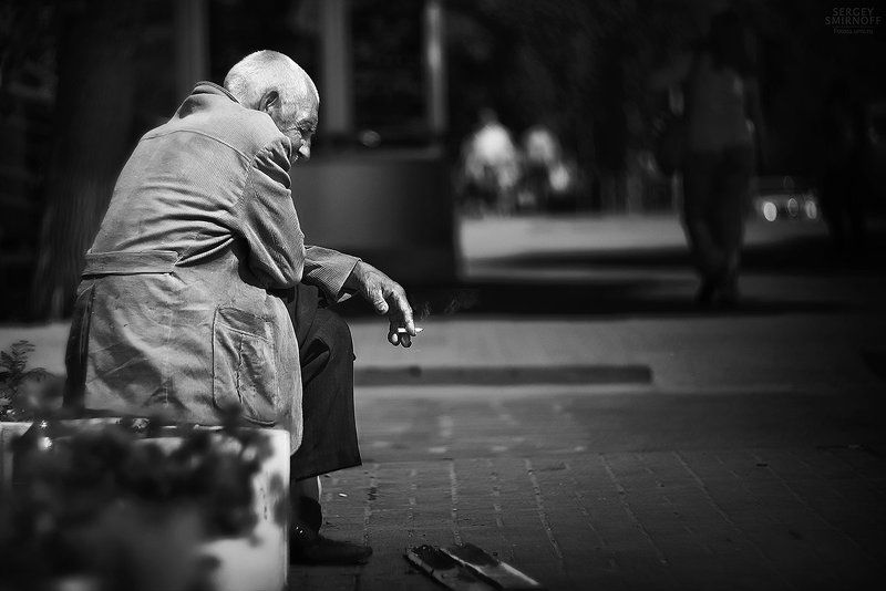 а он все тихо курил...photo preview