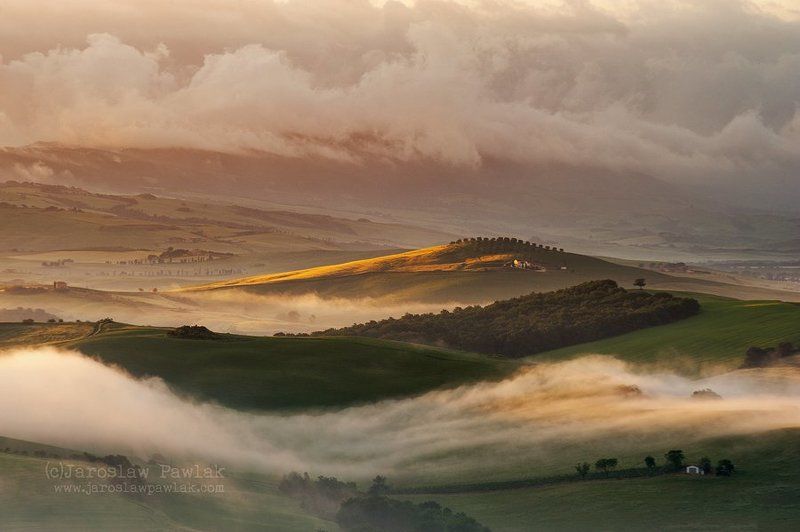 Val d\'Orcia in the fogphoto preview