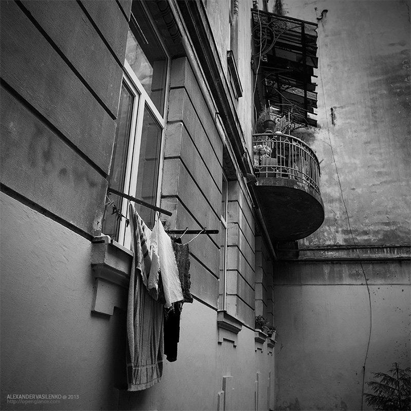 Дворик, Львов ТЕСНОТА...photo preview