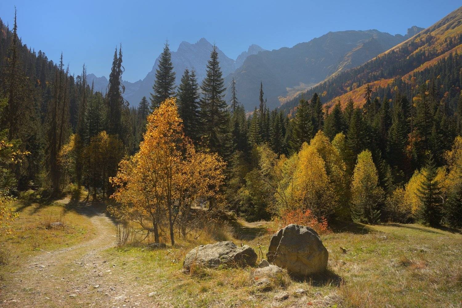 Осенний Бу-Ульген. Автор: Александр Жарников горы осень бу-ульген, Александр Жарников