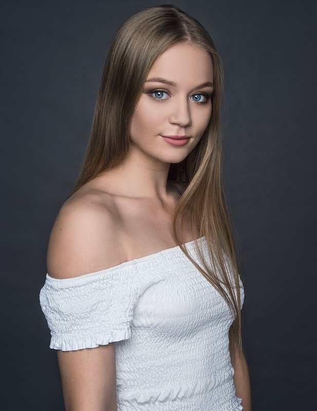 Каринаphoto preview