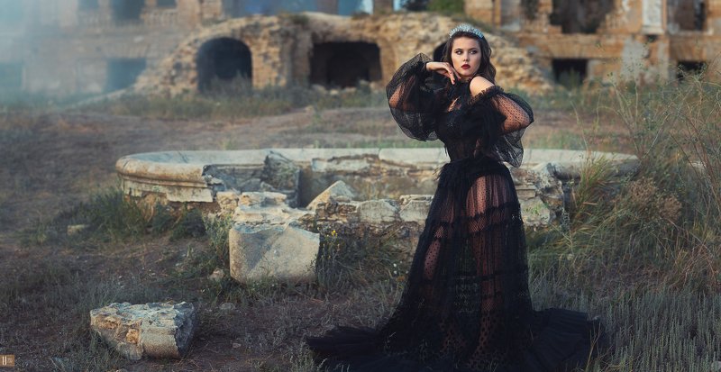 грудь, девушка, дым, здание, корона, небо, ню, облака, пейзаж, платье, портрет, свет, тучи, усадьба, фонтан, fine art, uranus235, nightphotoua, усадьба дубецких-панкеевых Истории прошлого #2photo preview