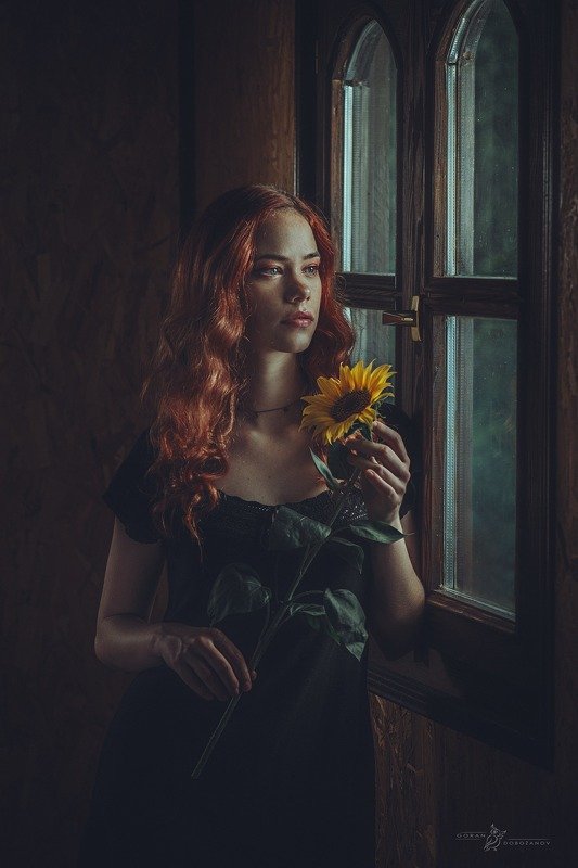 Anya with sunflowerphoto preview