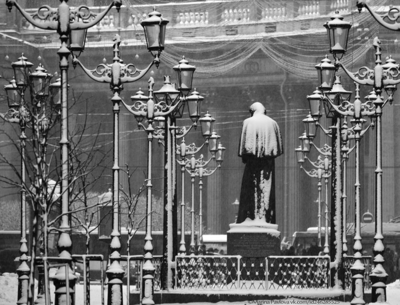 город, петербург, улица малая конюшенная, памятник н.в.гоголю, казанский собор,зимний петербург, зима в городе, заснеженный петербург, чёрно-белое фото, монохром, стрит фото Заснеженный Петербург...photo preview