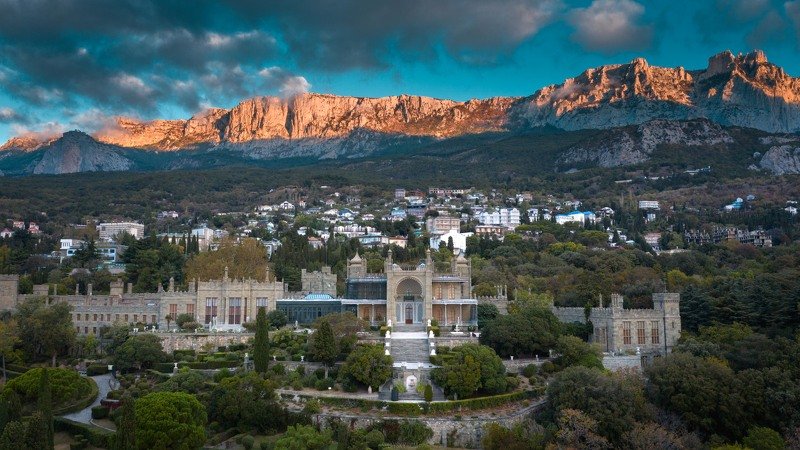 крым, аэросъемка, воронцовский дворец, горы, drone, crimea, mountains, sunrise,рассвет Воронцовский дворецphoto preview
