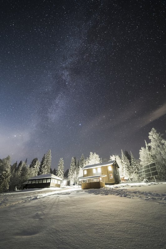 Ночь над приютом на Таганаеphoto preview