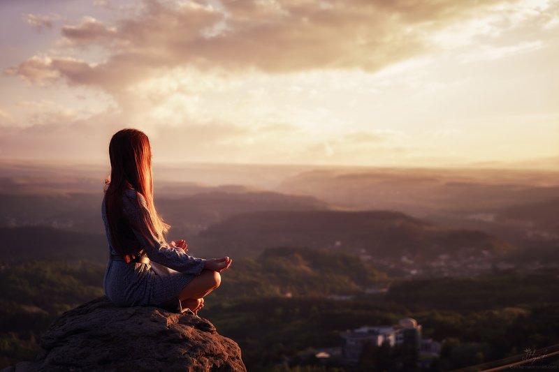 mountain, landscape, hiking, nature, sky, mountains, travel, rock, view, hiker, people, adventure, photographer, trekking, hill, backpack, top, peak, tourism, beautiful, woman, climbing, tourist, outdoor, blue photo preview