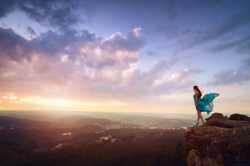 sunset, sky, silhouette, woman, sun, people, nature, mountain, happy, freedom, summer, sunrise, clouds, blue, couple, beach, cloud, outdoor, landscape, joy, model, girl, happiness, young, travel Facetsphoto preview
