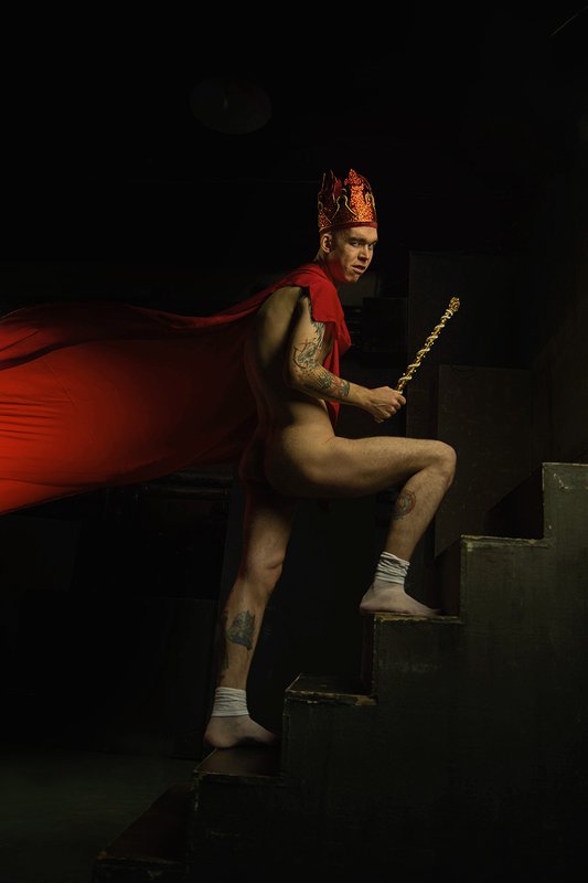 Голый корольphoto preview