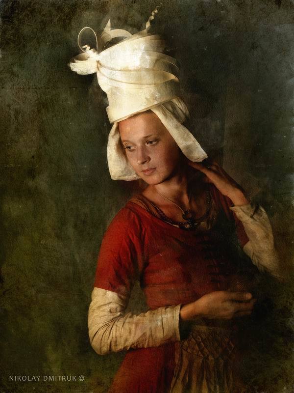 красное платьеphoto preview