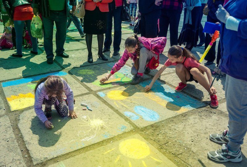 праздник, дети, рисунок Дети рисуют...photo preview