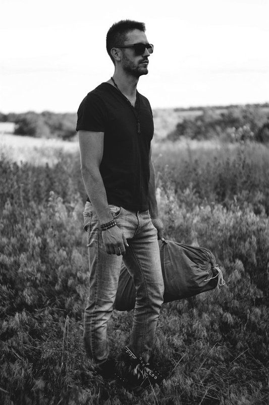 THE OUTLAW (BW)photo preview