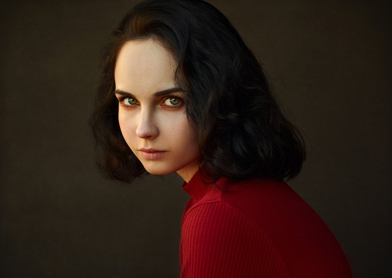 красный, портрет, девушка, глаза, цвет, взгляд Кристинаphoto preview