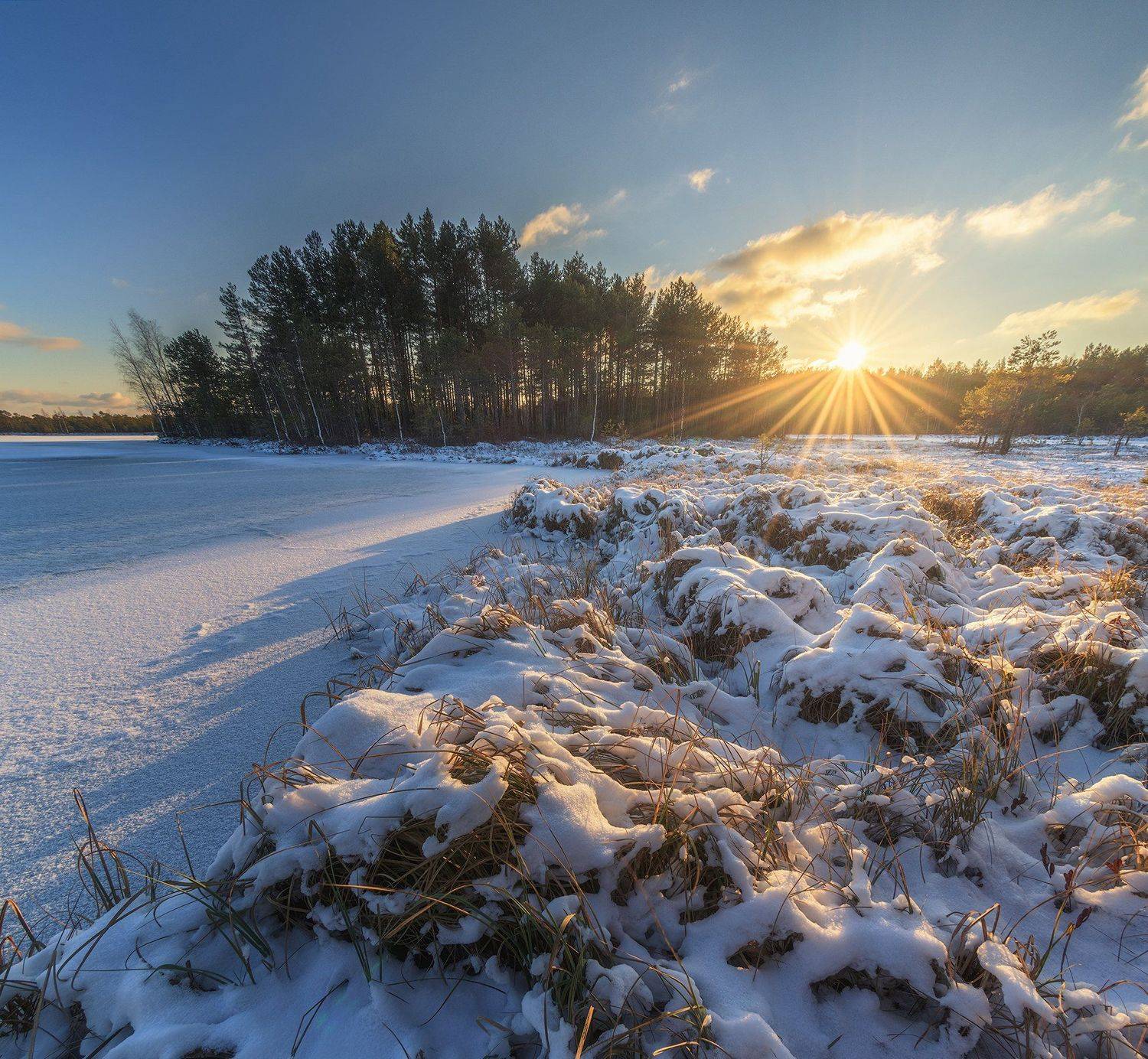 Зима на болотах. Автор: Кирилл Кузнецов пермский край, зима, пейзаж, россия, урал, шабуничи, болото, закат, лес, озеро, снег, Кирилл Кузнецов