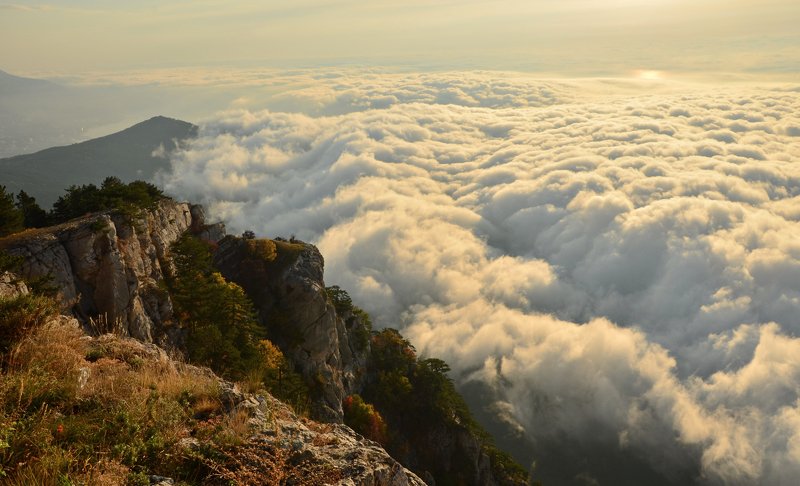 осень, крым, утро, ай-петри, облака, горы Белое море над Чёрнымphoto preview