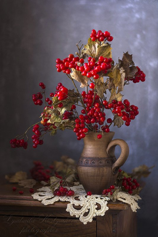 красивый натюрморт с калиной,ягоды. С калиной.photo preview