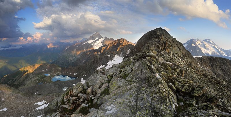 В горах Кавказаphoto preview