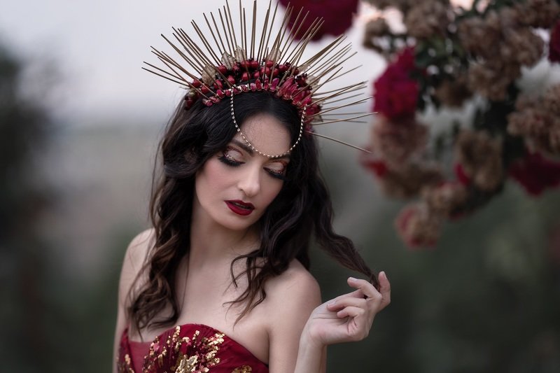 девушка красное портрет фентези Прекрасная деваphoto preview