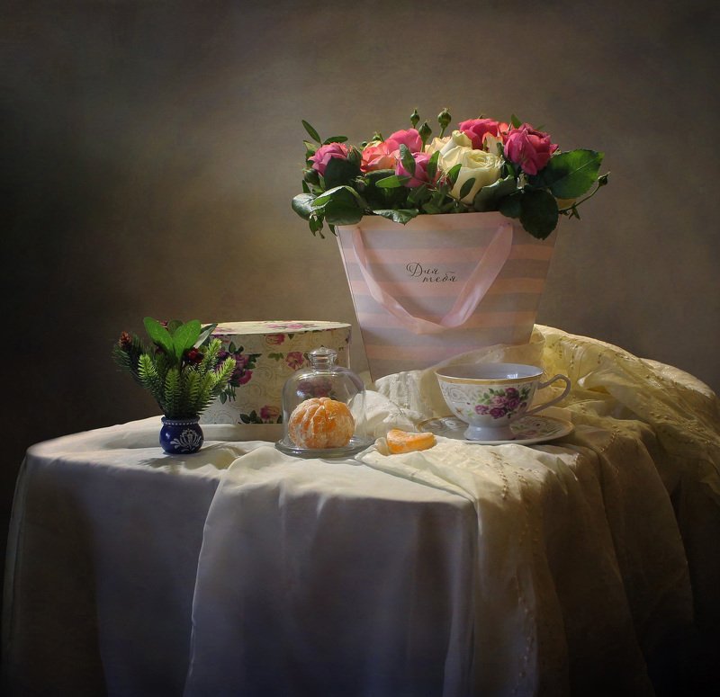 натюрморт, зима, цветы, розы, мандарин Декабрьский день рожденияphoto preview