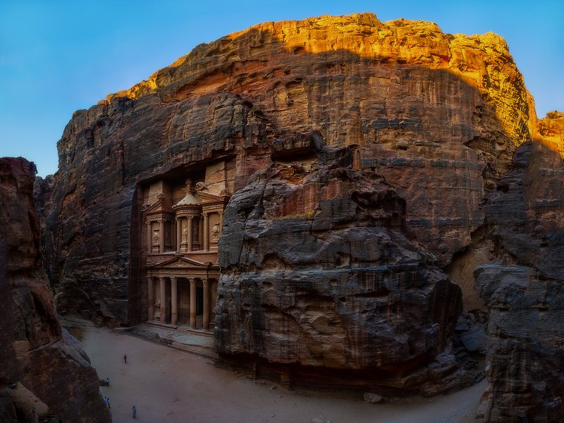 Skarbiec Faraona w porannych promieniach.photo preview