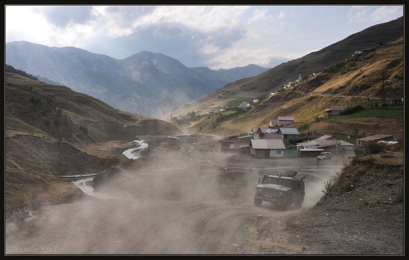 дагестан, зехида, пыль Шлейфом пыль из под колёс - едем в горы на работу...photo preview