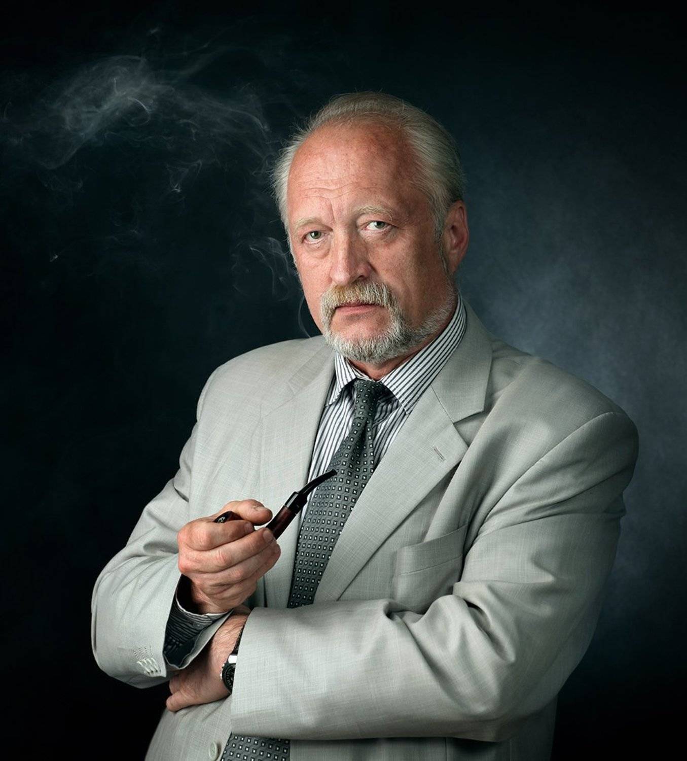 В курилке. Автор: Юрий Ефимовский Знакомые лица, Кемерово, Студия, Юрий Ефимовский