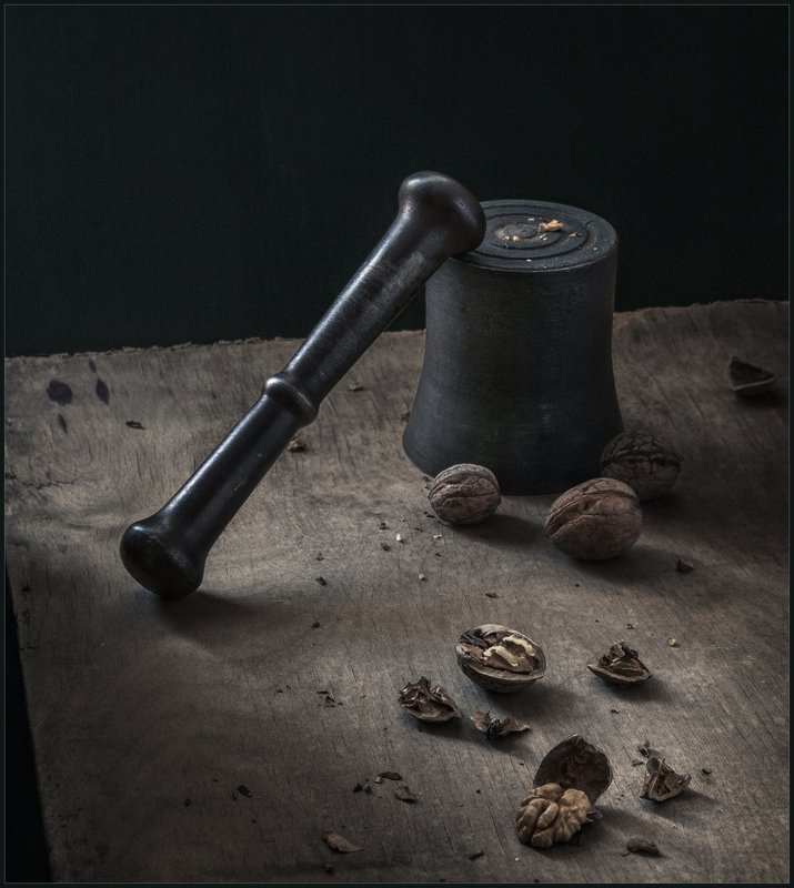 Пестик и орехиphoto preview