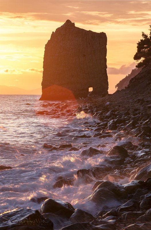 Скала Парус, Прасковеевка, Черное море, Чёрное море, Геленджик, Джанхот, Дивноморск Скала Парусphoto preview