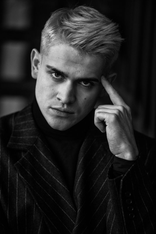 Максим Девизоровphoto preview