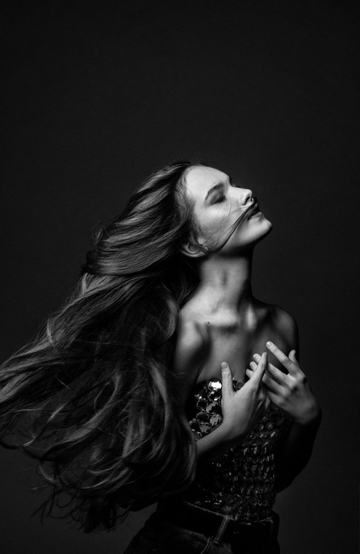 Жанна в черно-белом.photo preview