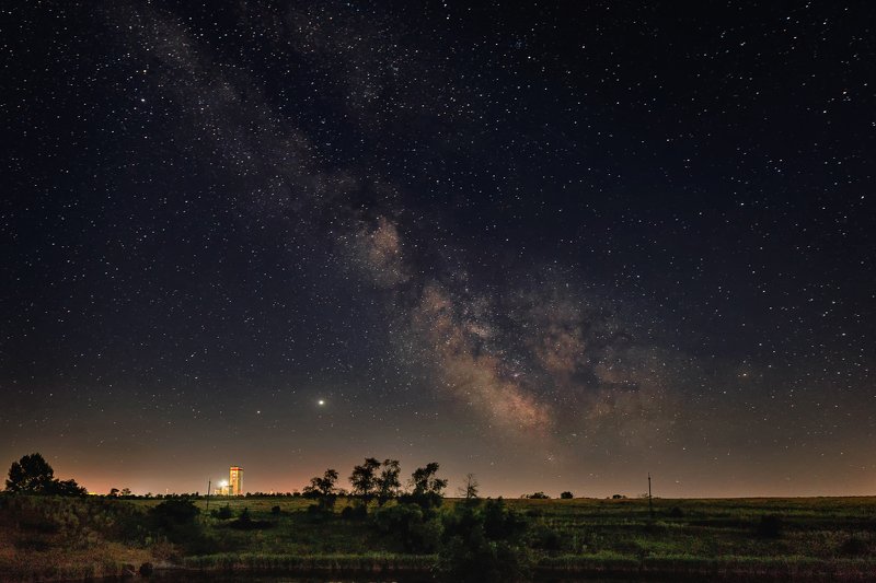 млечный путь, звёзды, пейзаж, степь, копры, шахта, ночь, юпитер, сатурн, деревья Млечный путь над донецкой степьюphoto preview