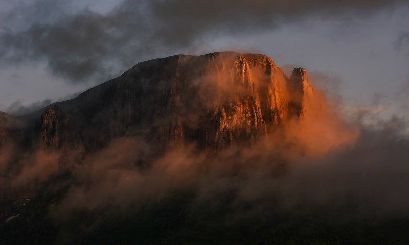 горы, ачешбок, вечер, туман, хребет, бабук КИПИТ И КРУТИТСЯ ПЛАНЕТАphoto preview