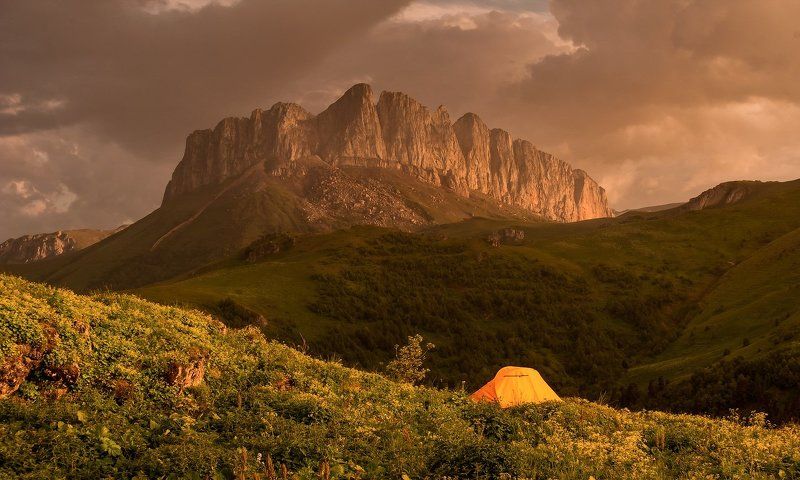 вечер, перед, дождем, ачешбок, палатка КТО В ТЕРЕМОЧКЕ ЖИВЕТ ? КТО В НЕВЫСОКОМ ЖИВЕТ ?photo preview