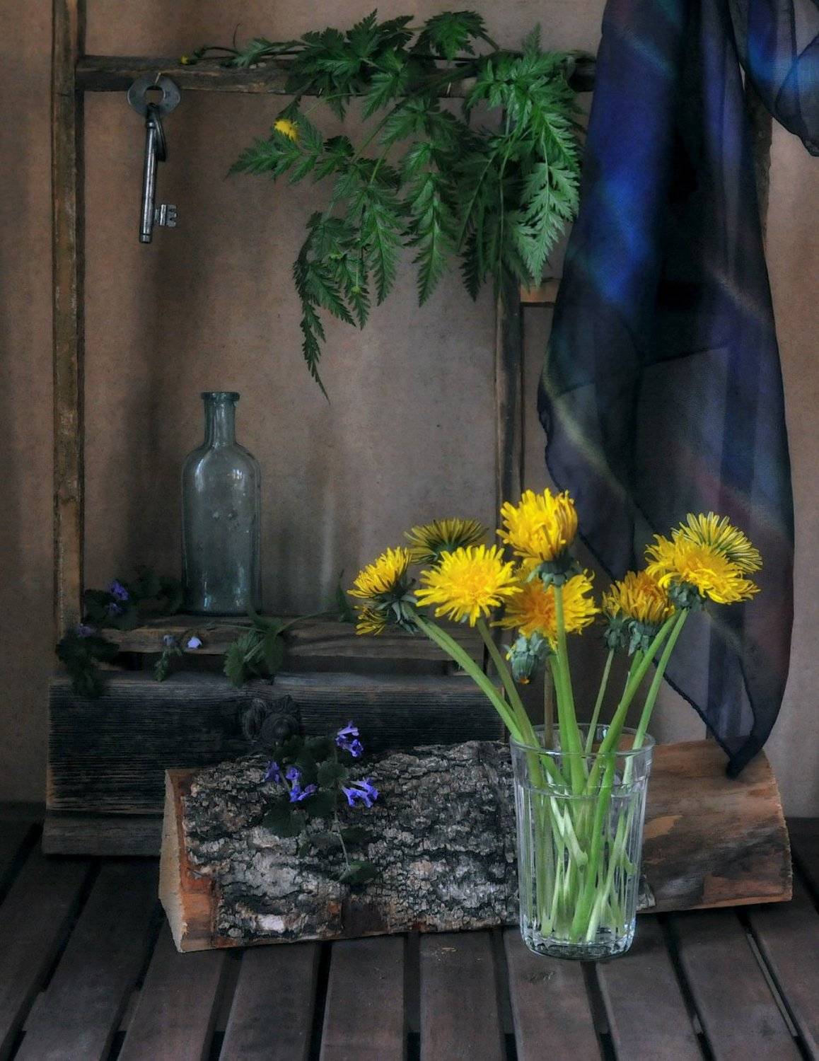 полено,платок,стакан,цветы,ключ,пузырёк, Ольга Новикова