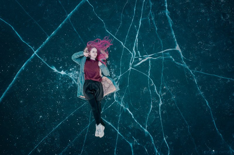 портрет, лед, девушка, трещины, зима, дрон, nikon. z6, dji mavic 2 pro На льдуphoto preview