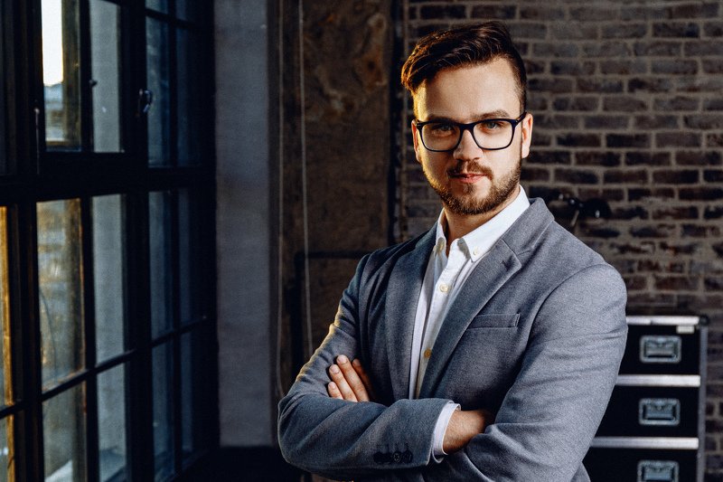 business, , male, , one, person, , people, , man, , portrait, , suit, , well-dressed, , mid, adult, man, , business, man, , businessman, мужской, портрет, окно, брутал, брутальный, костюм photo preview