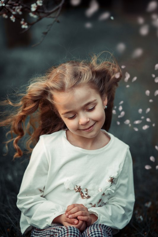 Ветер шепчет в волосахphoto preview