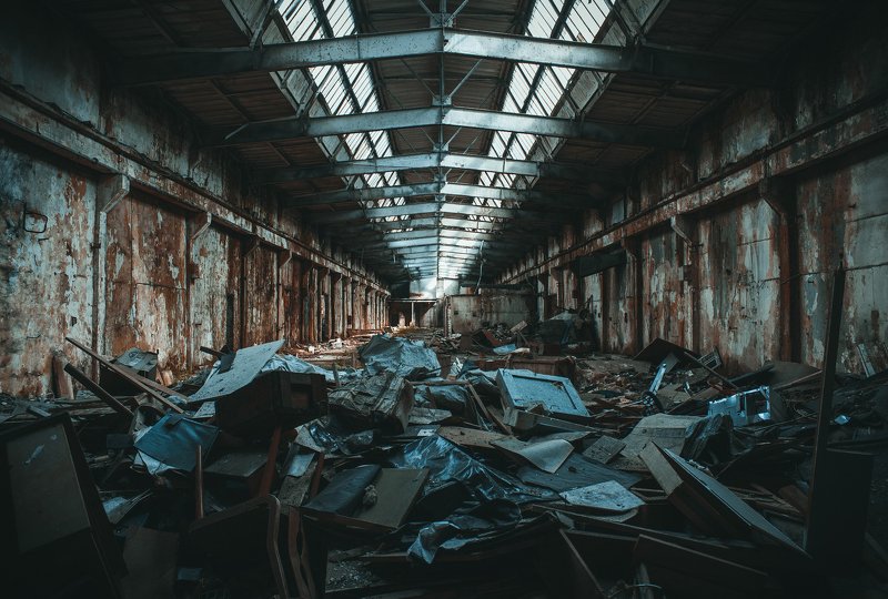 ангар, апокалипсис, баррикада, мусор, разруха, хлам баррикадаphoto preview