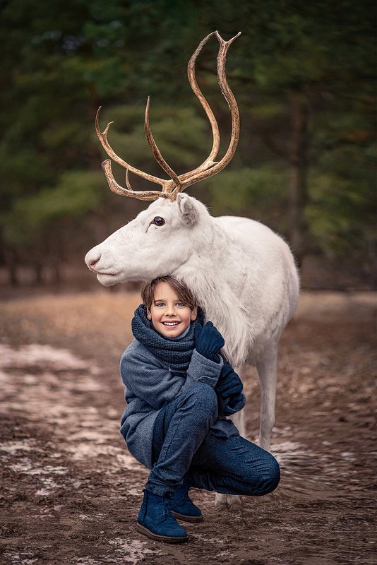 зима, зимний день, winter, дети, детство, зимняя фотосессия, детская фотосессия, белый олень, фотосессия с оленем, детская фотография, children photography, kid, children, child, childhood, детство, семейная фотосессия, дети модели, дети модели москва Petyaphoto preview