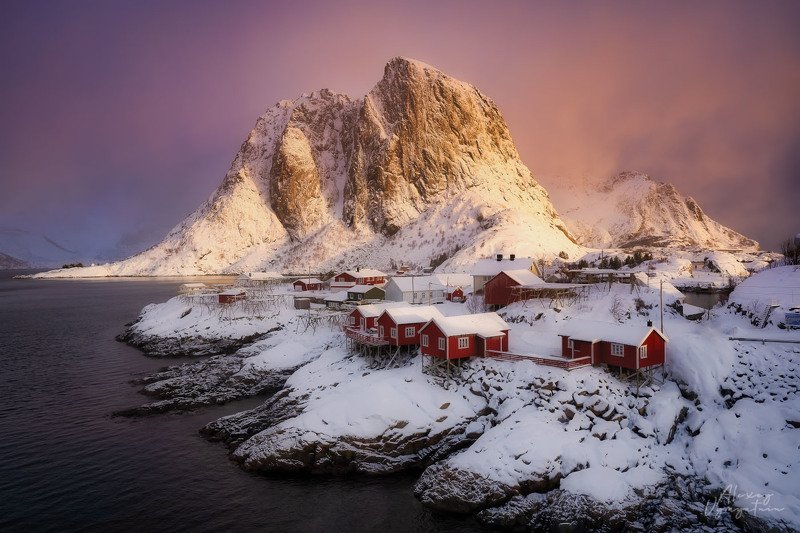 lofoten, norway, norge, winter, morning, light, mountain, red house, rorbu, Ярким утромphoto preview