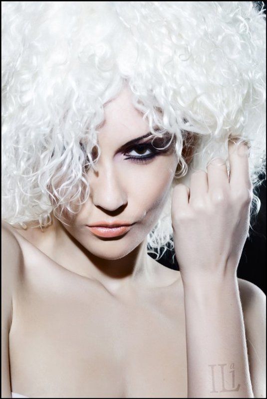 White - значит белыйphoto preview