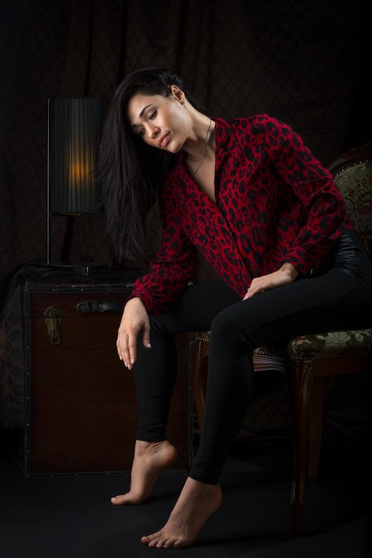 студия, брюнетка, стрип, модель, импульсный свет, интерьер Катеринаphoto preview