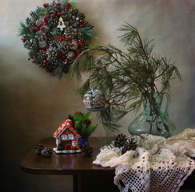 натюрморт, новый год, елка, домик, венок, украшения С новогодним домикомphoto preview