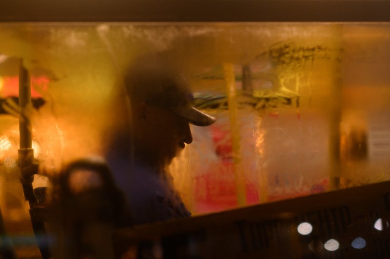 уличная фотография, streetphotography, северодвинск, автобус, Не смотри из окна автобуса, если боишься уснуть от скукиphoto preview