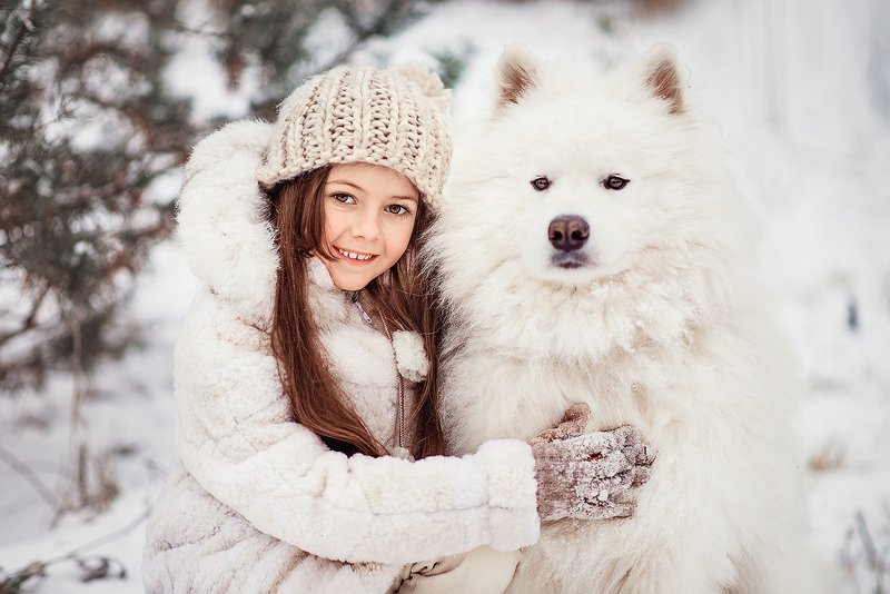 зима, зимний день, winter, дети, питомец, друзья, дружба, самоед, детство, зимняя фотосессия, детская фотосессия, детская фотография, children photography, kid, children, child, childhood, детство, семейная фотосессия, дети модели, дети модели москва Лия и Харлиphoto preview