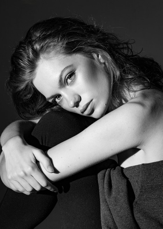 женский портрет, шикарная, красотка. девушка, фэшн, pretty woman, fashion, adult, lips, portrait, girl, attractive, pretty, model, hair, beautiful, natural, female, smile, beauty, studio, lady, elegance, glamour, curly, elegant, photo preview